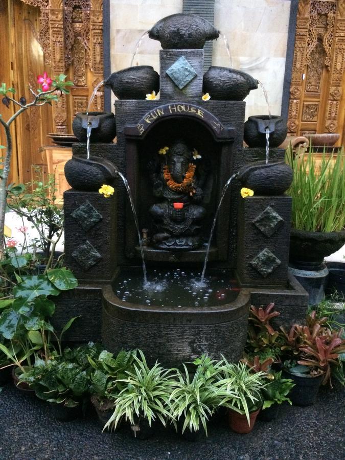 Run House B&B Ubud  Exterior photo